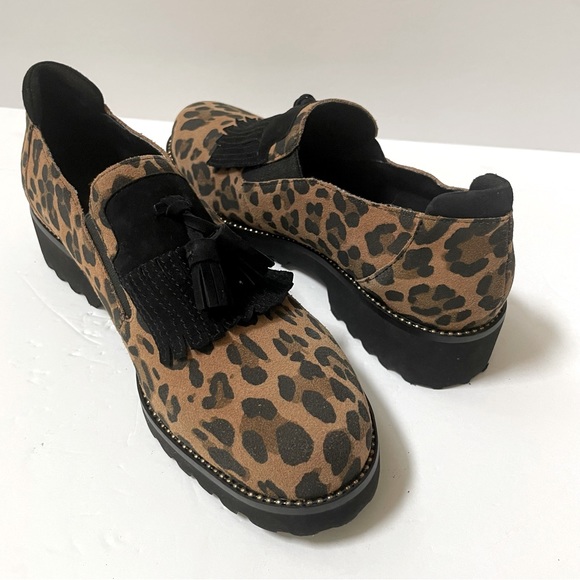 VANELI Zoelie Leopard Tasseled Loafers
Size 6.5 - Picture 3 of 16